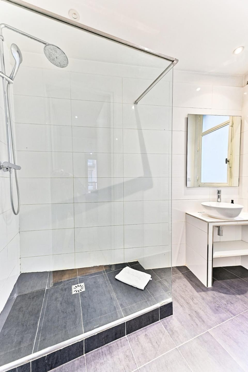 Charmant appartement à Neuilly-sur-Seine Apartment in Levallois-Perret