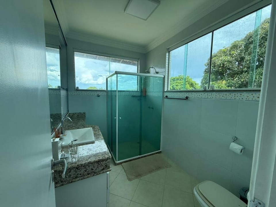 Casa 3 suítes, Piscina e Quadra em Condomínio Alto Padrão House in Lauro de Freitas