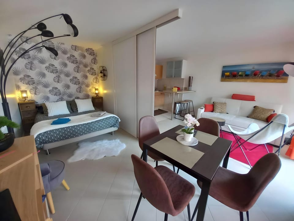 Property building, Living room