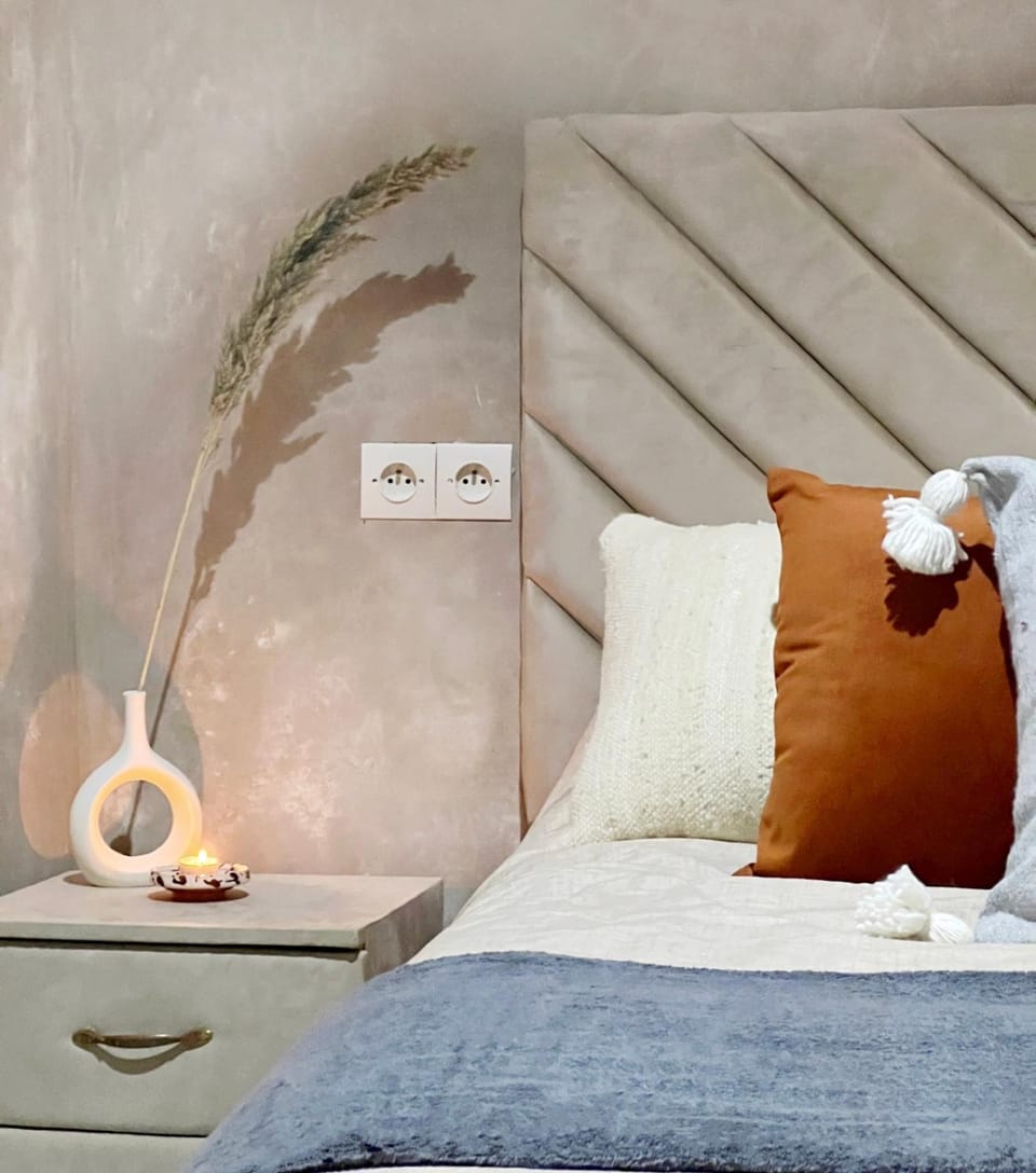 Bed, Decorative detail, Bedroom