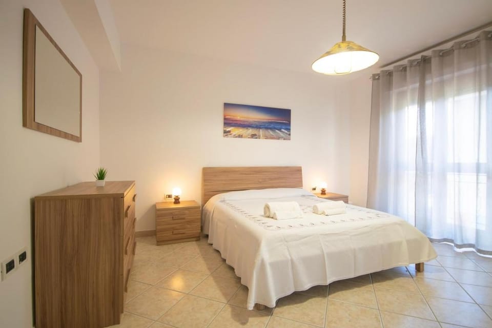 Porto & Spiaggia, Ampio appartamento a La Caletta Apartment in La Caletta
