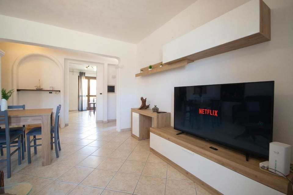 Porto & Spiaggia, Ampio appartamento a La Caletta Apartment in La Caletta