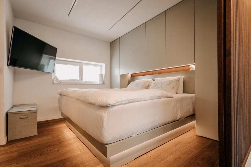 Bed, Bedroom, wardrobe