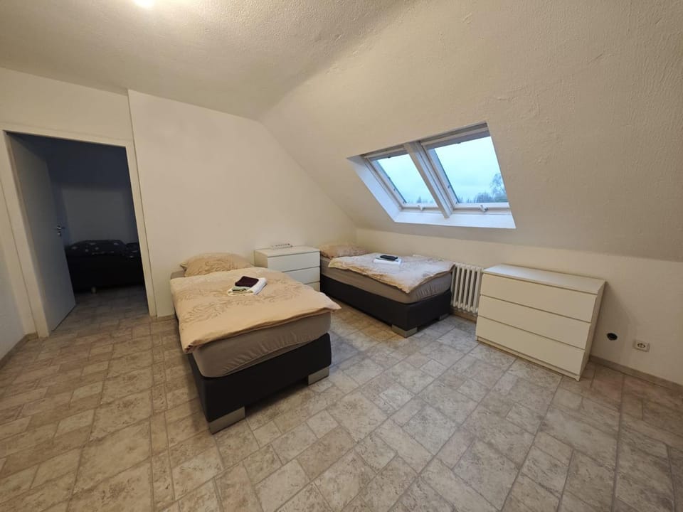 Helle 3-Zimmer-Wohnung mit 6 Betten Apartment in Krefeld