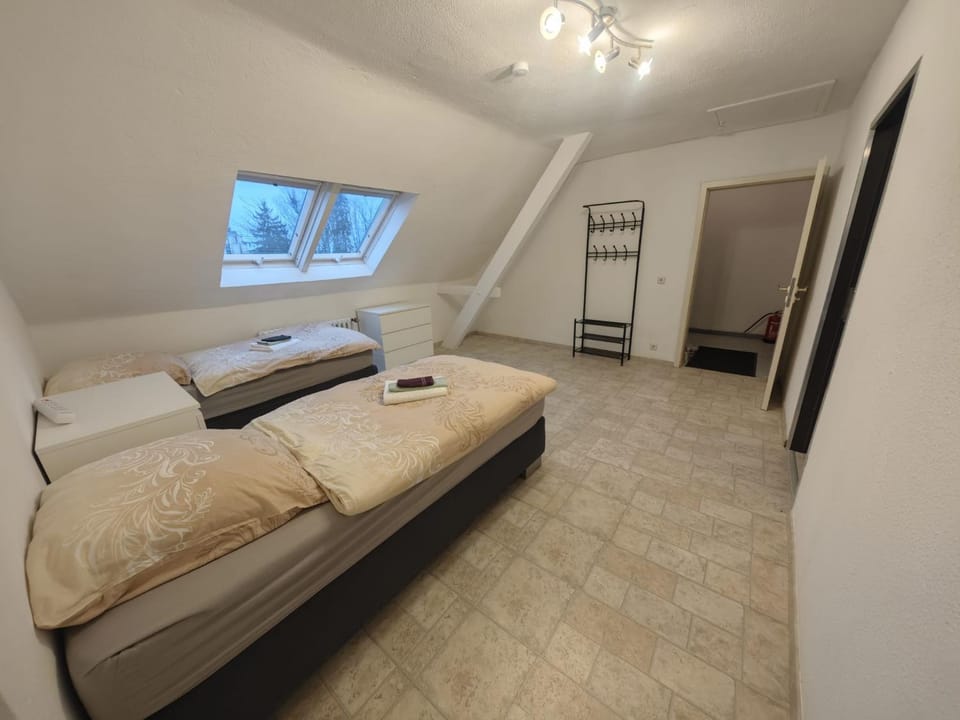 Helle 3-Zimmer-Wohnung mit 6 Betten Apartment in Krefeld