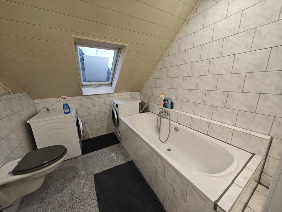 Helle 3-Zimmer-Wohnung mit 6 Betten Apartment in Krefeld
