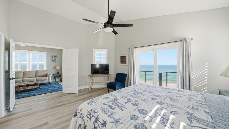 Bed, TV and multimedia, Bedroom, Sea view