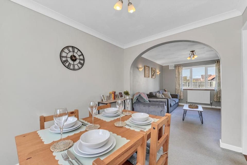 Cosy Family House in Diss with Parking House in Mid Suffolk District