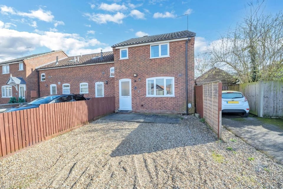 Cosy Family House in Diss with Parking House in Mid Suffolk District