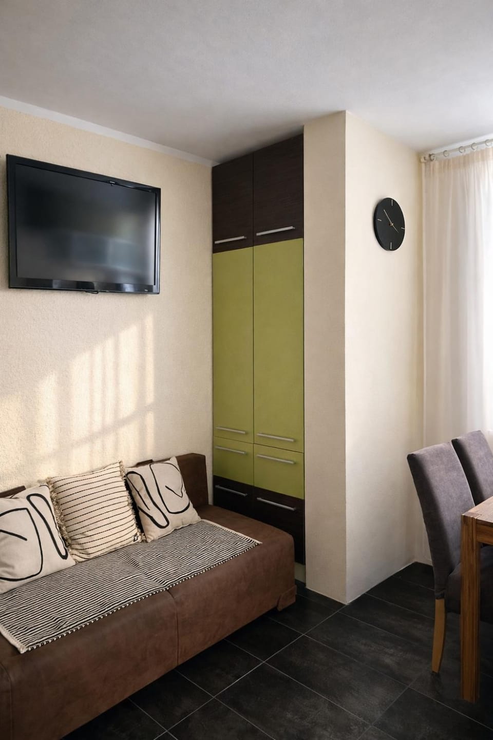 Bright & Cozy Apartment near Lake Apartment in Bratislava