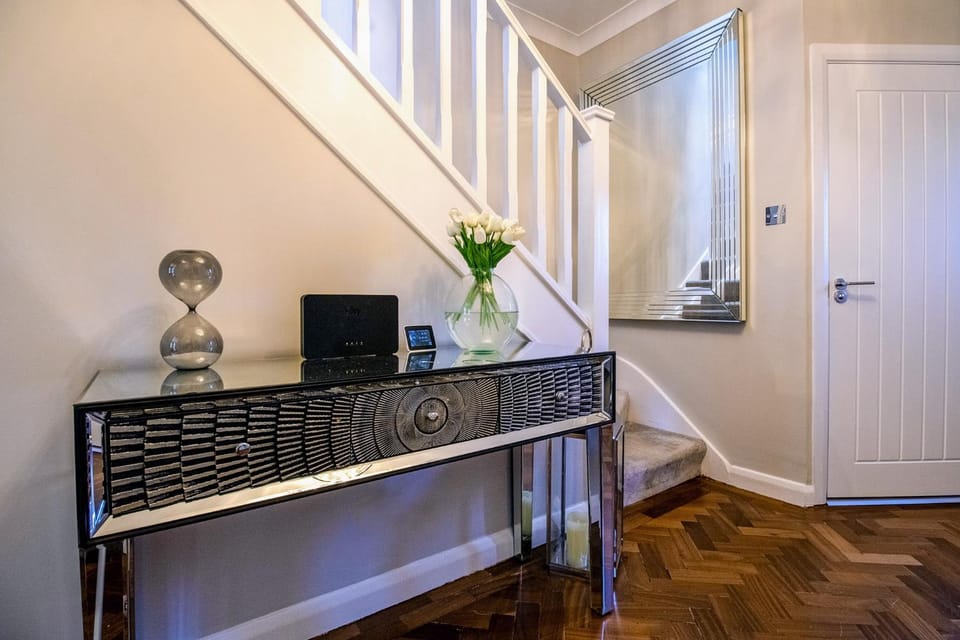 Stylish 3 Bed Apartment Sleeps 6 Apartment in Watford