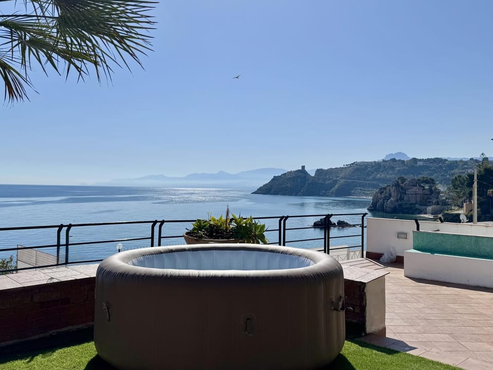 Natural landscape, Hot Tub, Garden view, Mountain view, Sea view