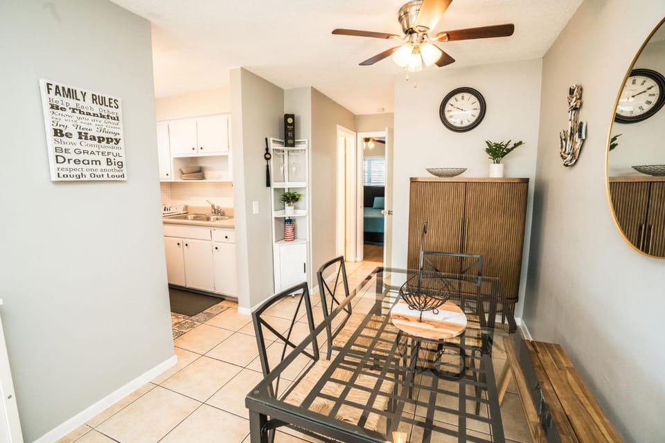 Stylish Clearwater Condo Near Beach and Dining Apartment in Tampa Bay