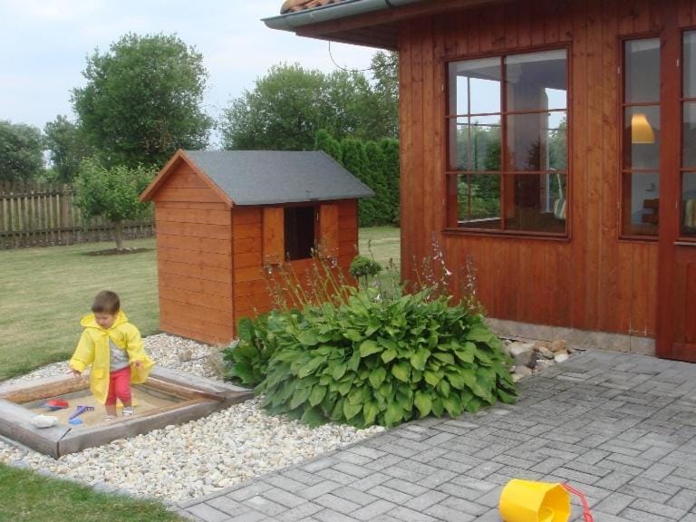 Garden, children