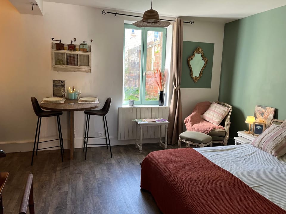 Seating area, Dining area