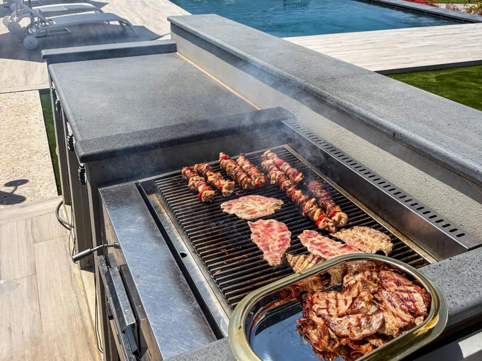 BBQ facilities, minibar