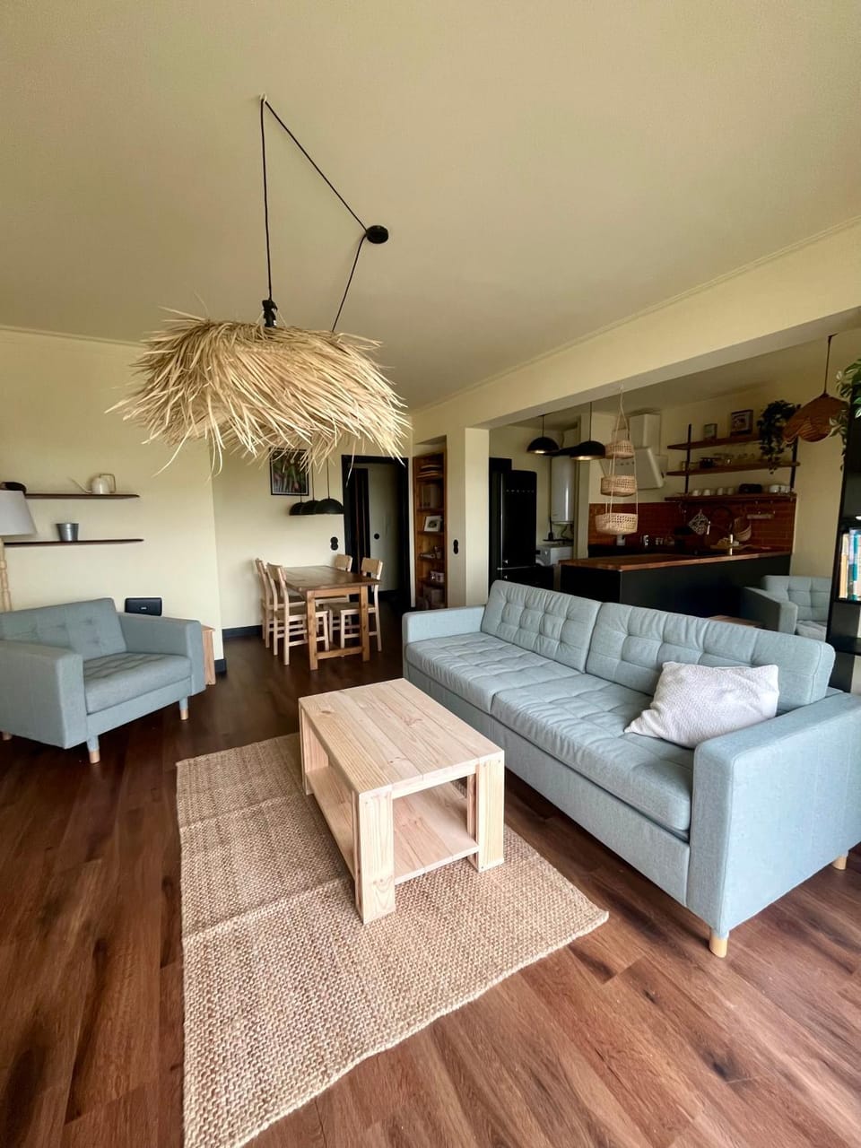 Kitchen or kitchenette, Living room, Seating area, Dining area, kitchen