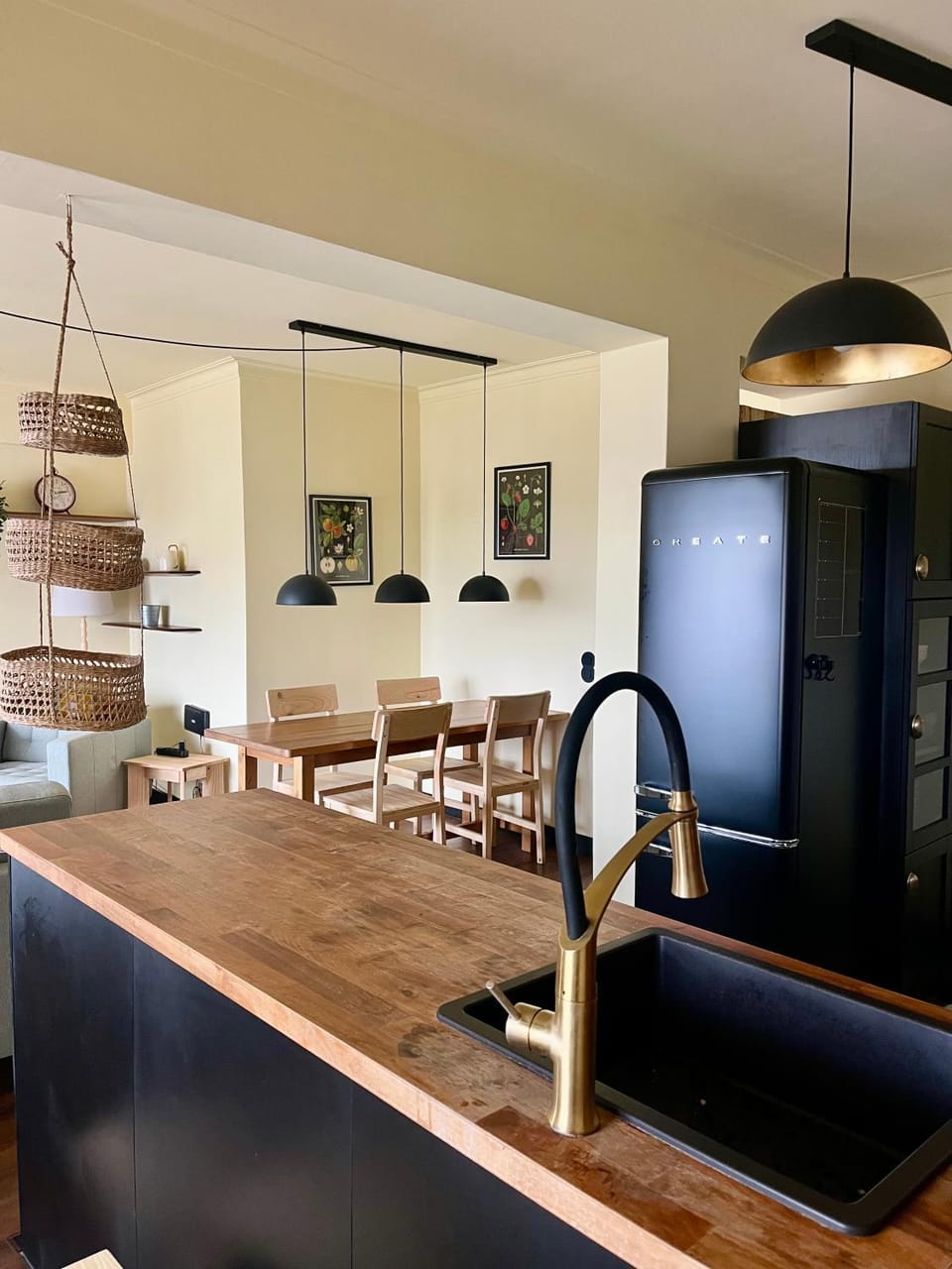 Dining area, kitchen