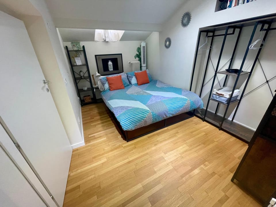 Bedroom, wardrobe