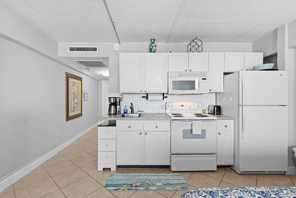 Kitchen or kitchenette, kitchen