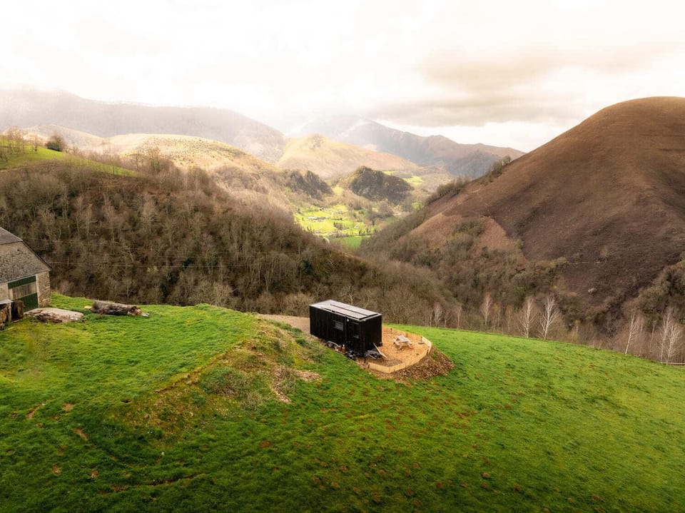 Bele Ame - Parcel Tiny House - Tiny House face aux Pyrénées, près de Lourdes MAE-4543 Nature lodge in Occitanie