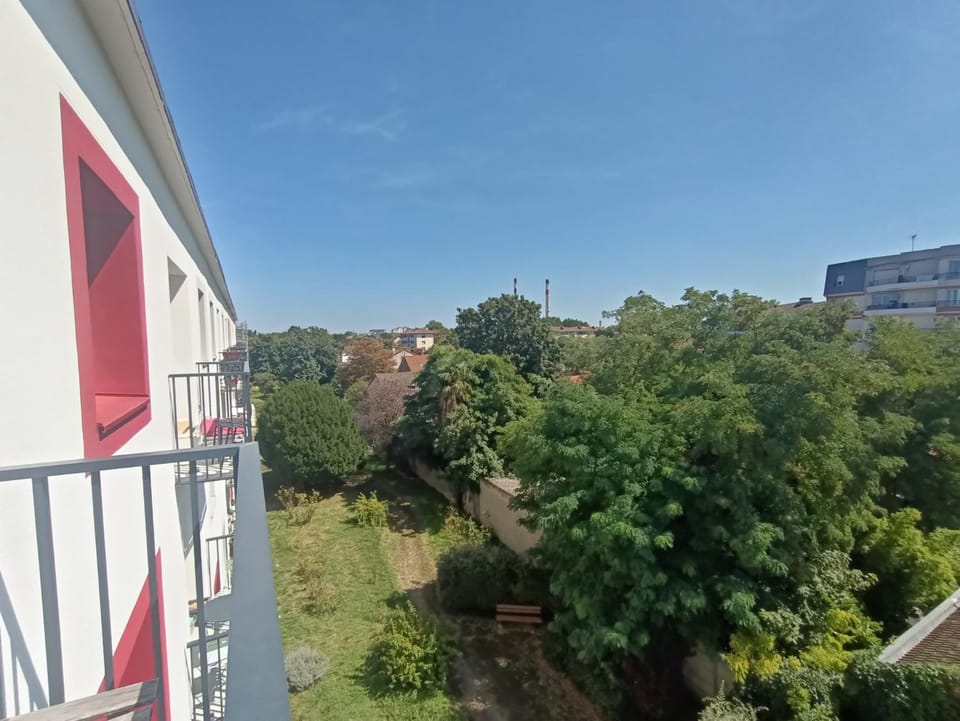 Property building, Spring, View (from property/room), Balcony/Terrace, Garden view