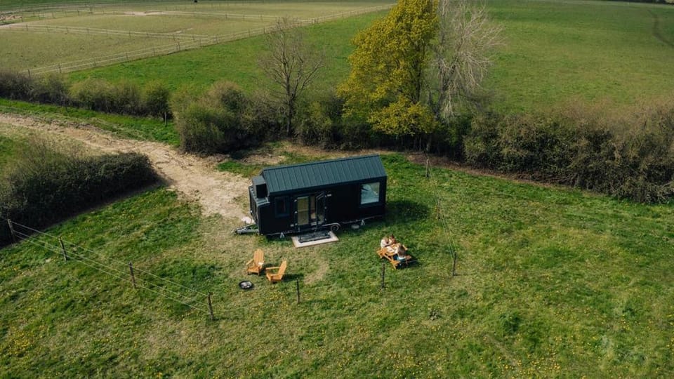Romann - Parcel Tiny House - Tiny House à 1H30 de Lyon entourée par les chevaux MAE-1013 Nature lodge in Bourgogne-Franche-Comté