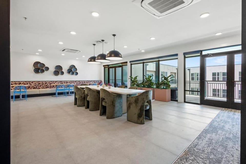 Chic Bishop Arts Suite Fitness, Yoga and Games Apartment in Dallas