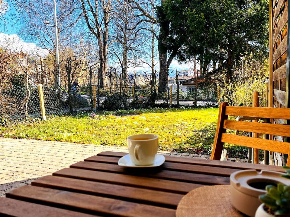 Patio, Spring, Day, Natural landscape, Garden, Coffee/tea facilities, View (from property/room), Balcony/Terrace, Garden view