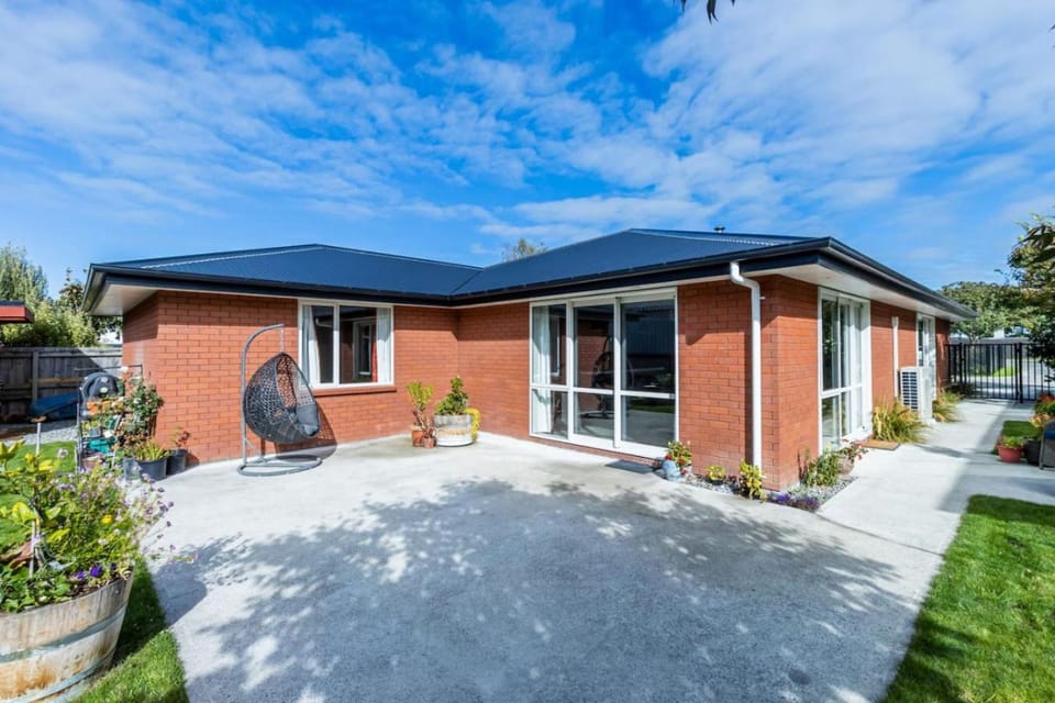 Property building, Garden