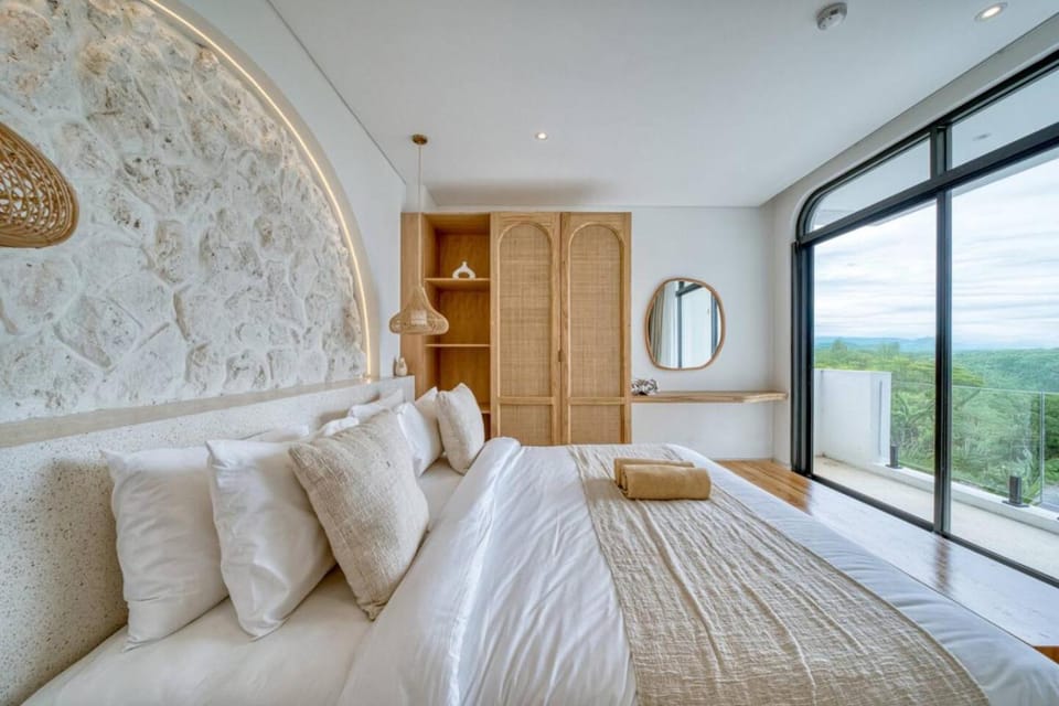 Amici - Design 2BR Pool Villa - Family Layout - Pererenan House in North Kuta