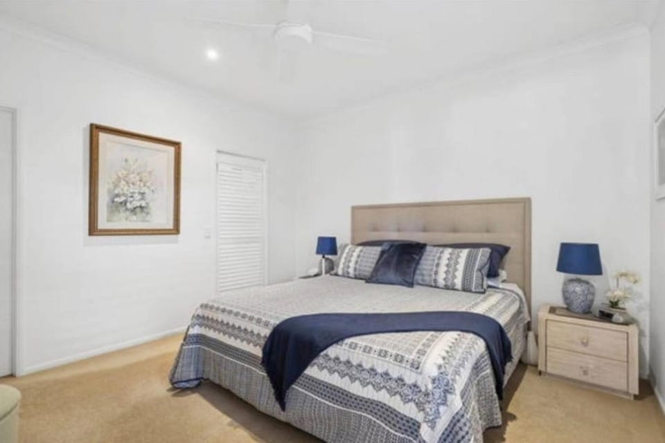 Luxury Noosaville 3BR townhouse with Private Pool House in Noosaville