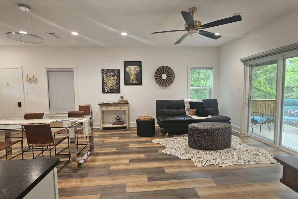 Patio, Living room, Seating area, Dining area