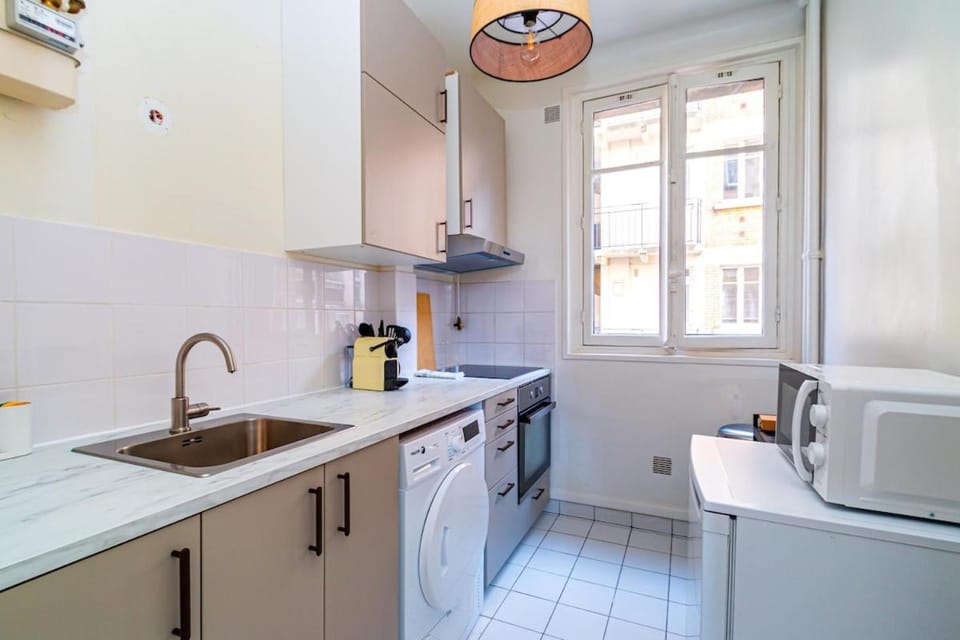 Lumineux et confortable à Neuilly-sur-Seine Apartment in Levallois-Perret