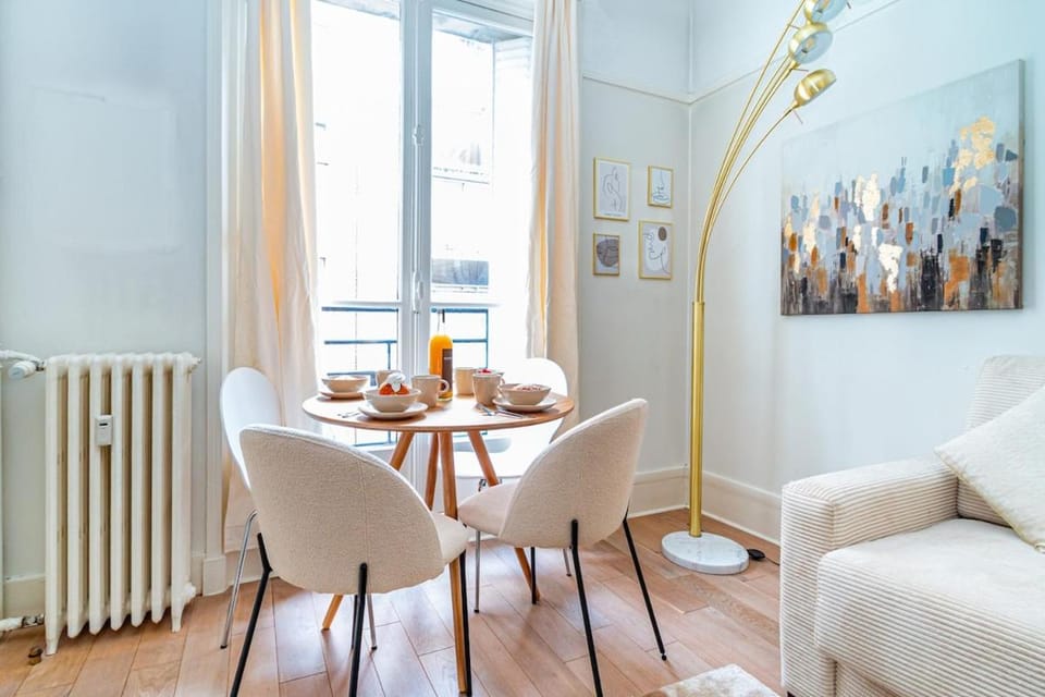 Lumineux et confortable à Neuilly-sur-Seine Apartment in Levallois-Perret