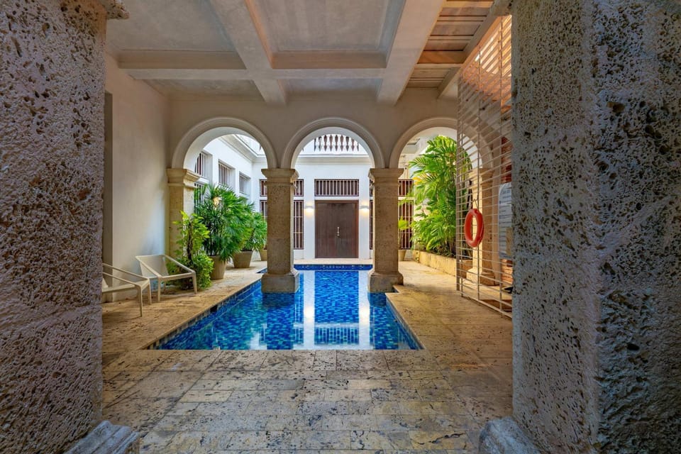 Day, Swimming pool