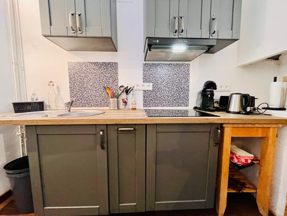 Kitchen or kitchenette, stove