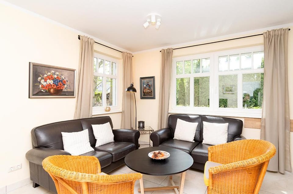 Ostseeeiche House in Prerow