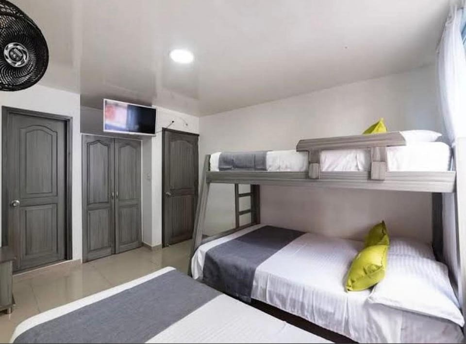 Bed, Bathroom, TV and multimedia, Photo of the whole room, Bedroom, City view, bunk bed, towels, wardrobe