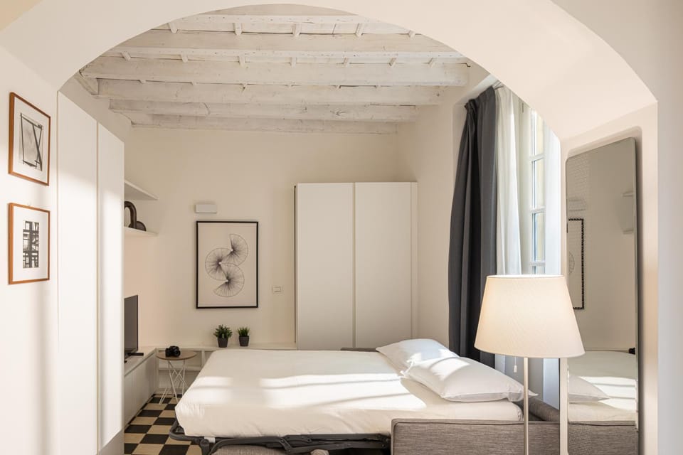 Bed, Living room