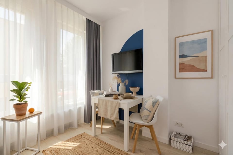 TV and multimedia, Living room, Dining area
