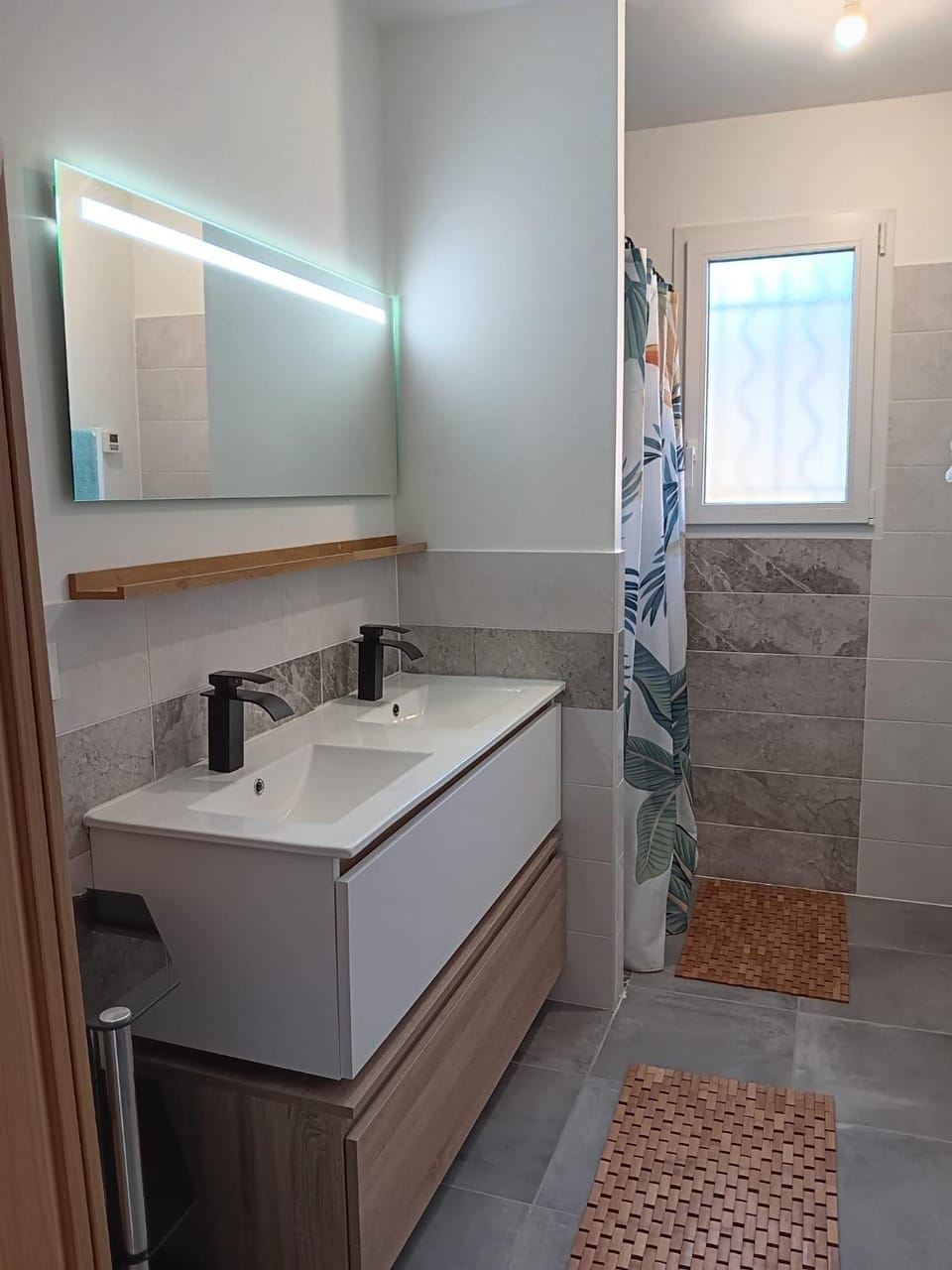 Shower, Bathroom