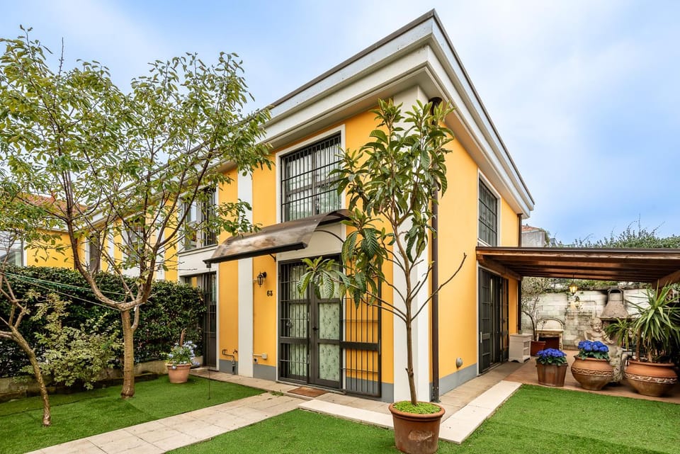 Property building, Garden, Garden view, Garden view