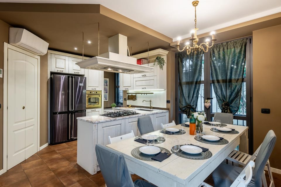 Kitchen or kitchenette, kitchen