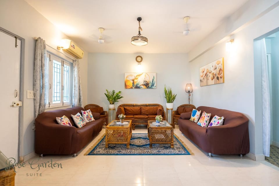 Living room, Seating area