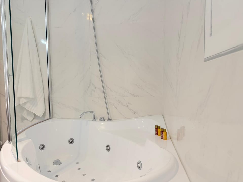 Hot Tub, Bathroom, Bath