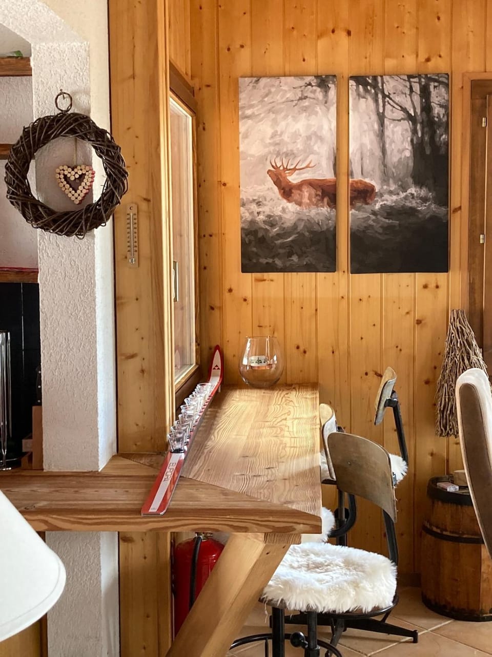 Chalet with stunning views, ideally located, deer nearby, ideal for families, not suitable for groups Chalet in Riddes