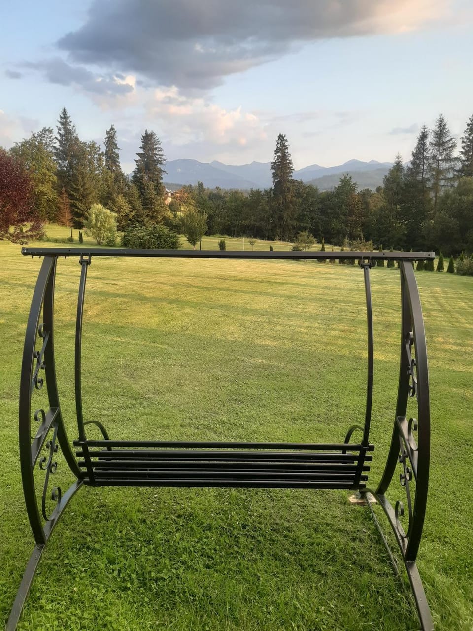 Garden, Mountain view
