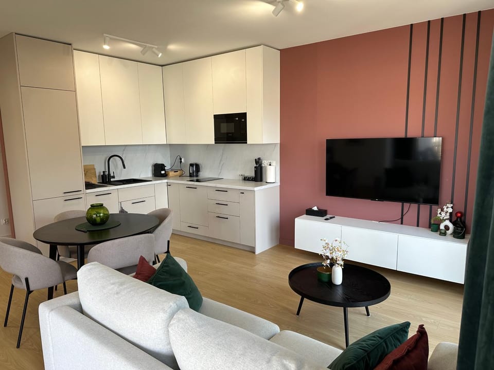 Kitchen or kitchenette, Living room, Seating area, Dining area