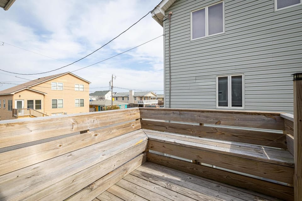 New Listing Walk to Beach Hot Tub & Games House in Kill Devil Hills
